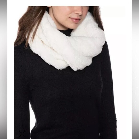 New Jenni Twisted Sherpa Cowl ivory women scarf - Picture 2 of 6